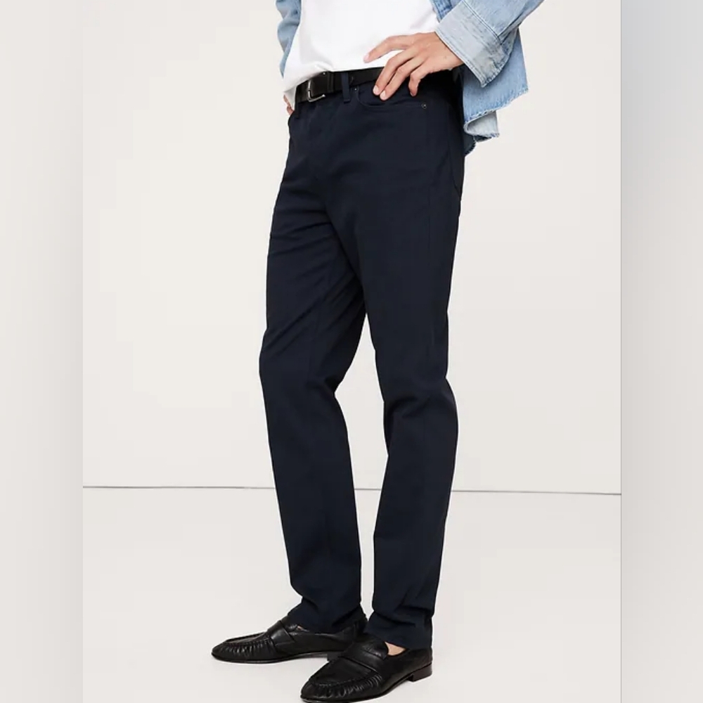 Banana Republic. Slim Traveler Pant Black Jeans. Size 31 x 32. Like New